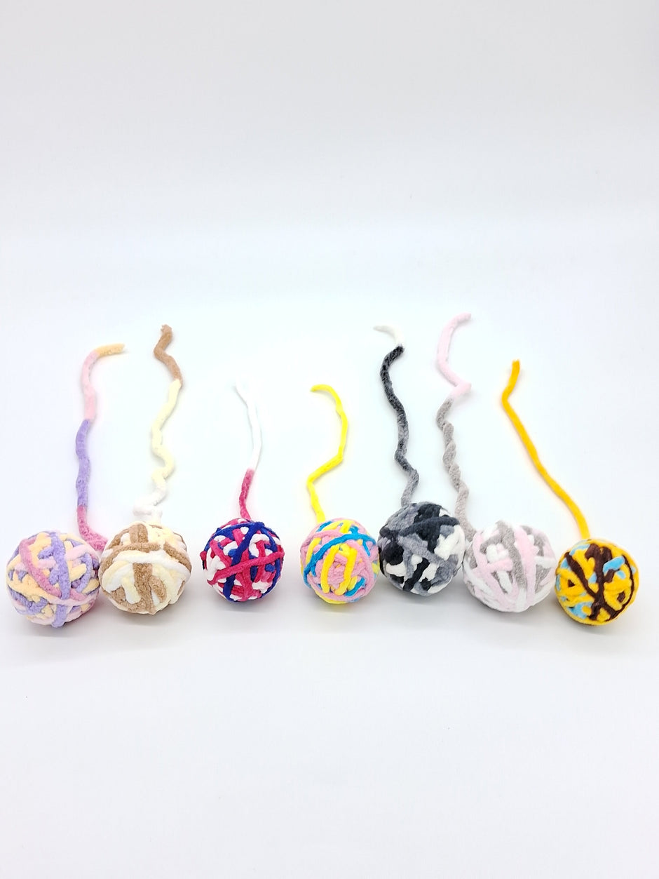 Kitty Cat Yarn Ball-1
