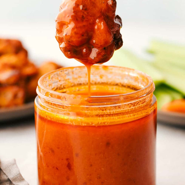 Sauce Hot Buffalo Stye Wing - 2 x 4 L - Sanelfd - Restaurant and Foodservice Ingredients - Canadian Distribution-0