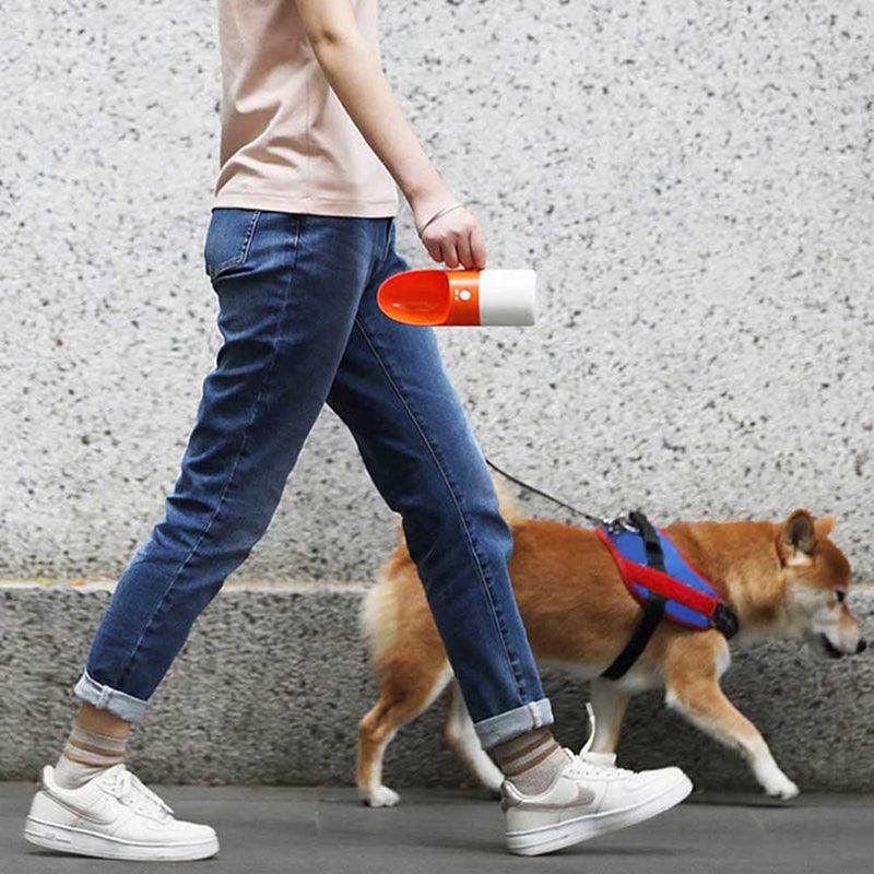 Hydration on the Go: MOESTAR Rocket Cup for Pets-2