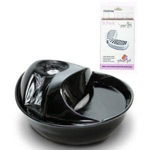 Pioneer Pet Cerramic Pet Drinking Fountain, Raindrop Design avec eau filtrée en continu est livré avec un paquet supplémentaire de 3 filtres de remplacement, plus 1 filtre avec un article pour un total de 4 filtres