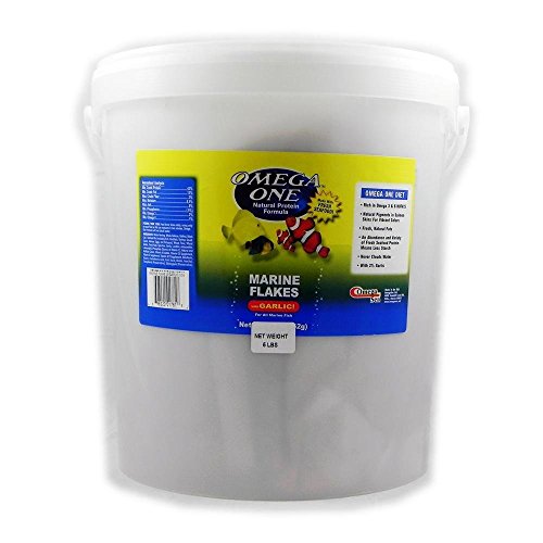 Omega One Marine Flakes avec des aliments à l'ail