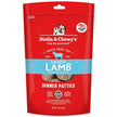 Les galettes de dîner d'agneau dandy brut de Stella & Chewy sont des galettes pour chiens, 14 oz.