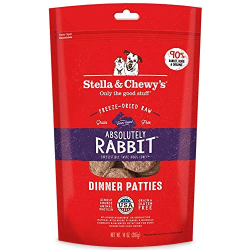 Les galettes de dîner brutes de Stella & Chewy sont des galettes de dîner de lapin pour chiens, 14 oz.